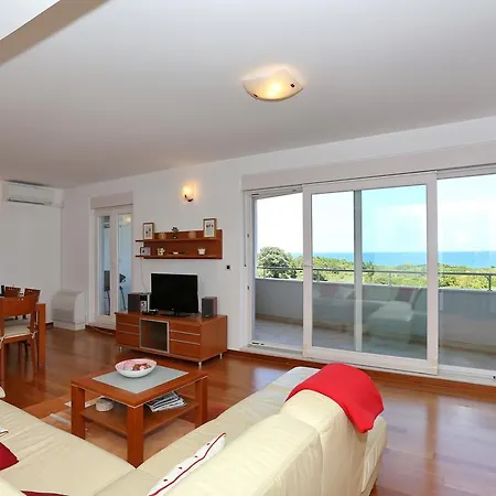Apartment Puntamika *